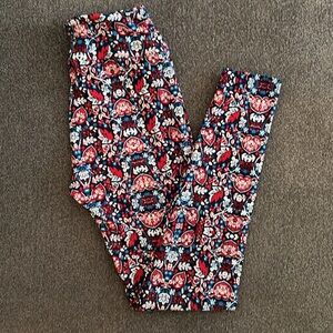 LuLaRoe Floral Paisley Heart Print Leggings. Valentines Day Galentines Day